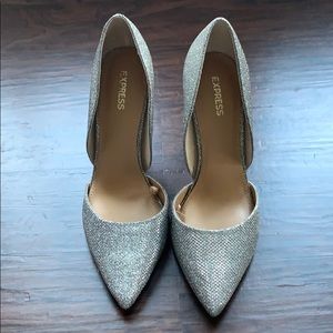 Brand new! Silver sparkle pump.